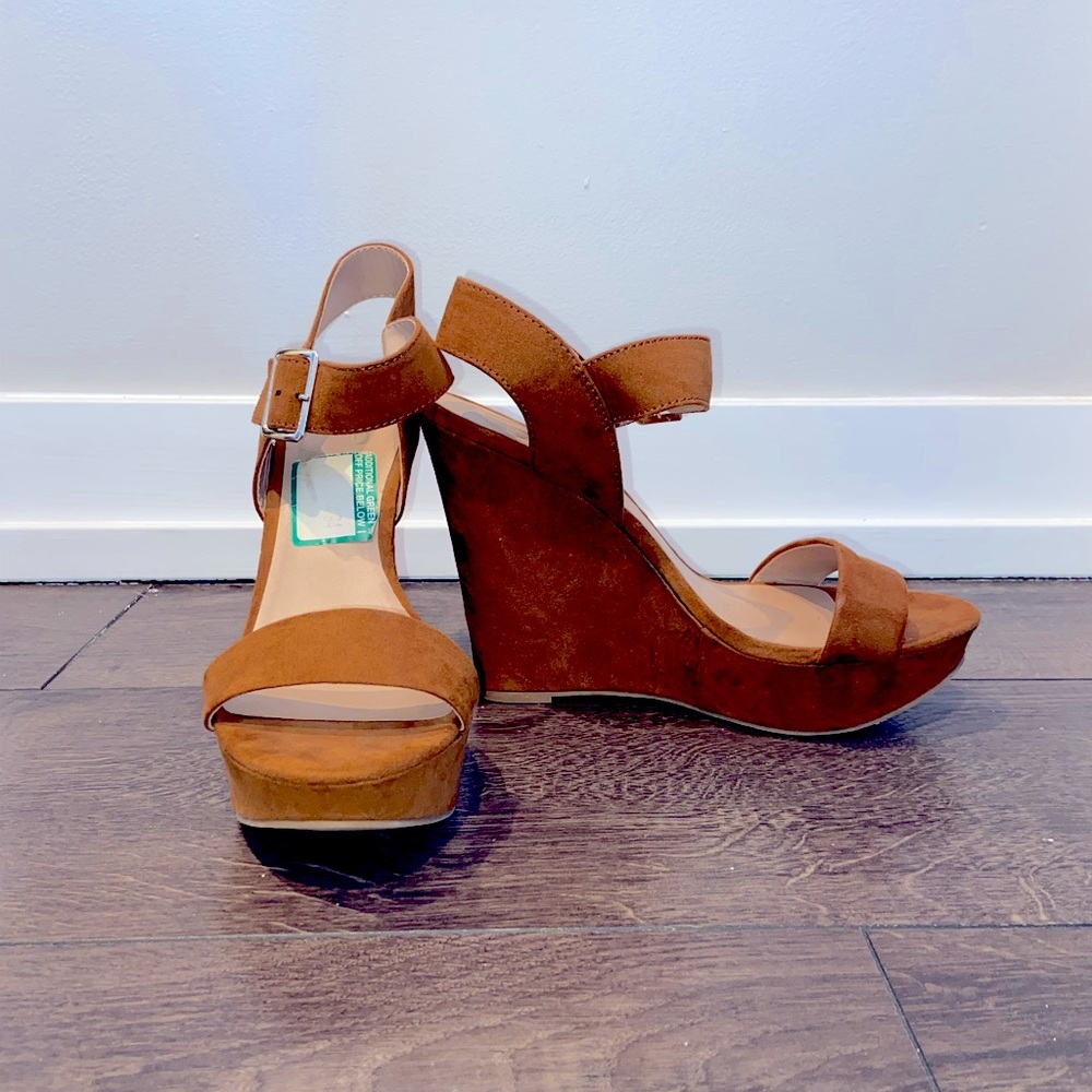 Good Condition - Mix No. 6 Suede Camel/Tan Wedges - Size 7.5